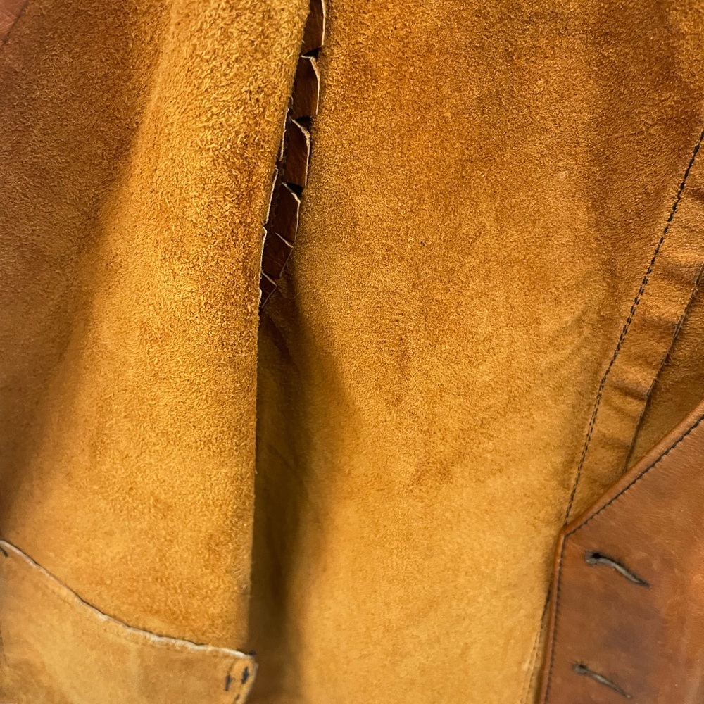 Vintage Men’s Tan Leather Vest - Picture 11 of 16